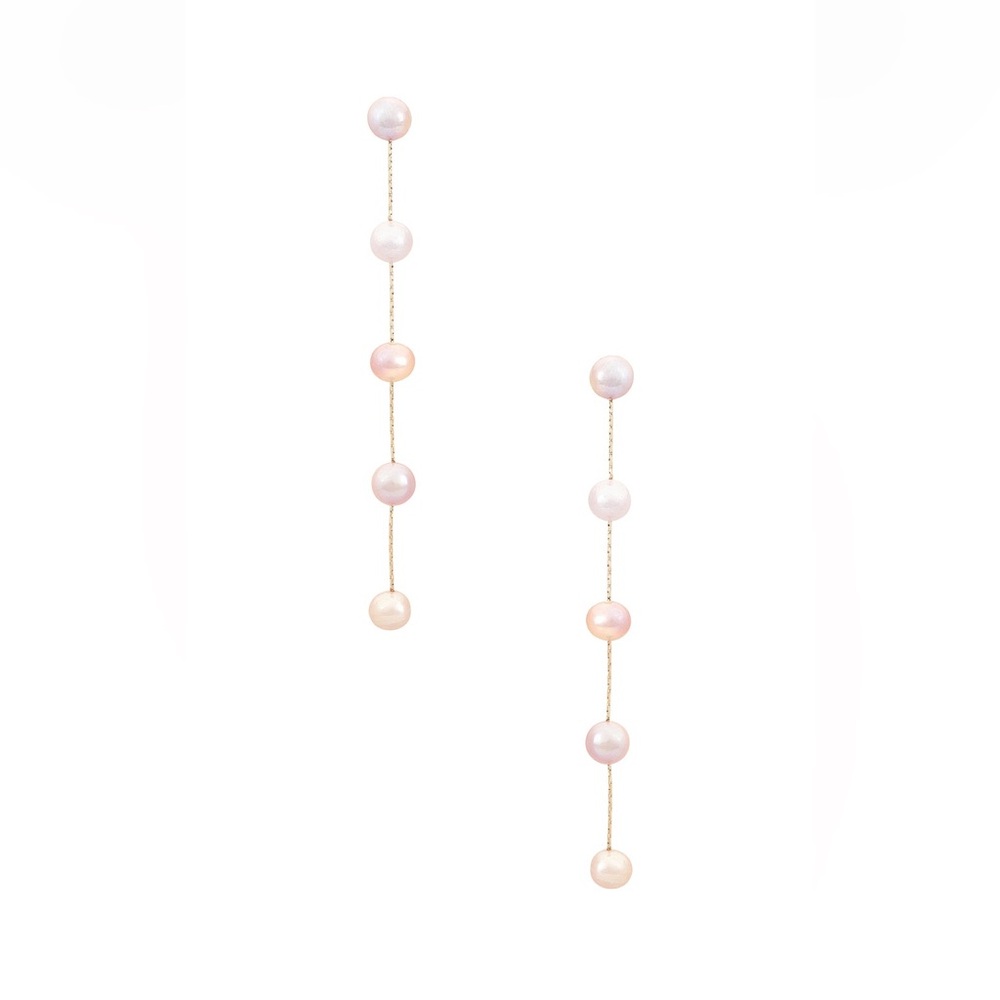Delicate drop earrings in blush pearl